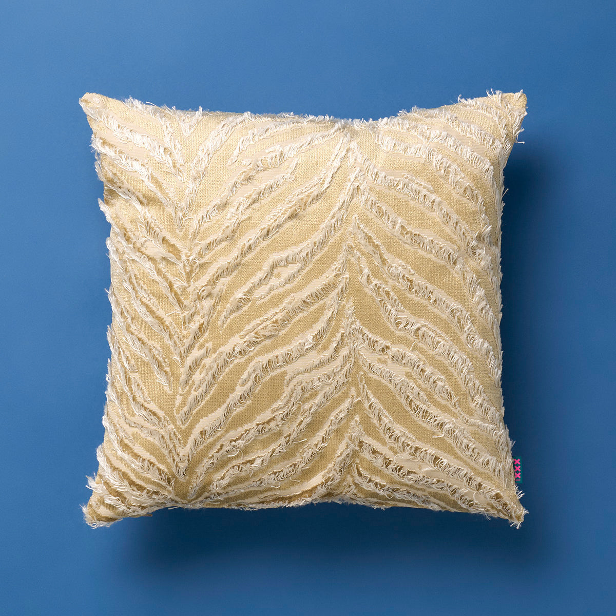 Image 50213234049373 tigris shag oyster cushion