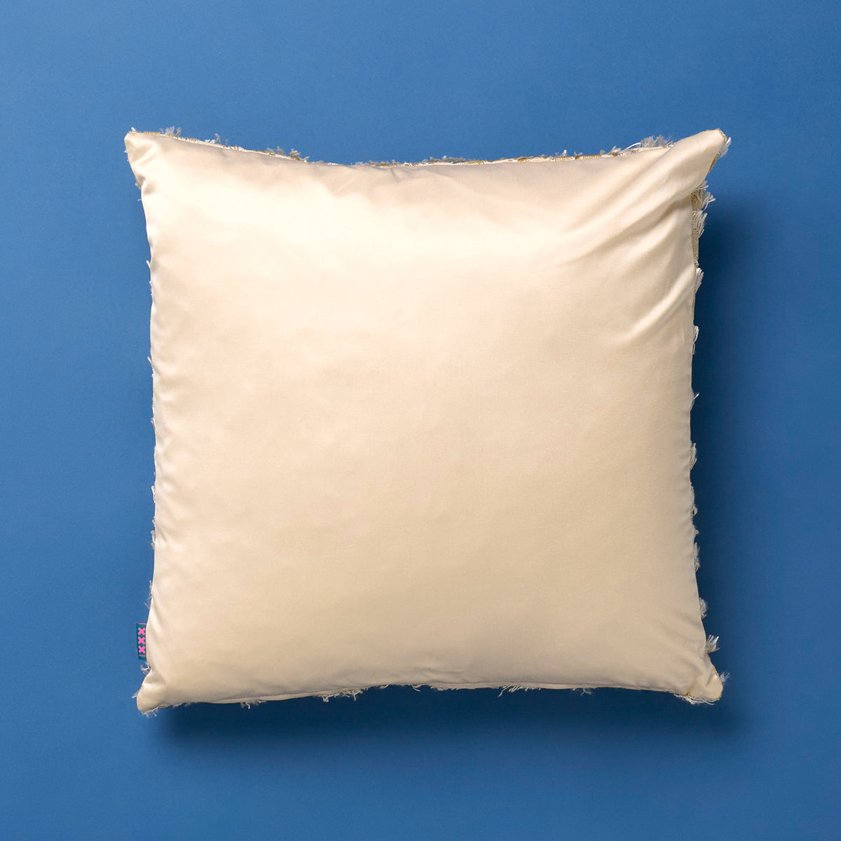 Image 50213234114909 tigris shag oyster cushion