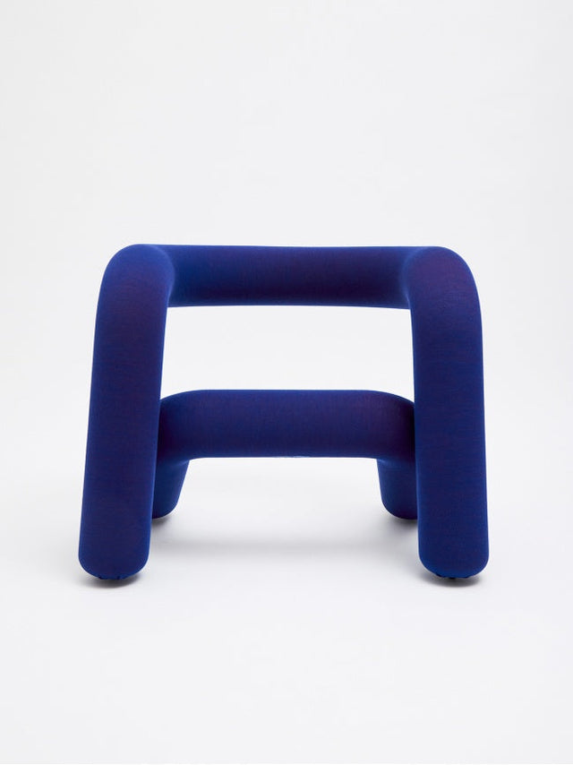 extra bold armchair w/ kvadrat cover blue-red 8